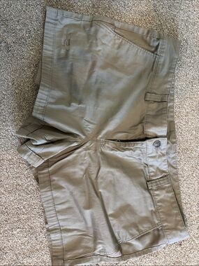 Under Armour khaki  Green Flat Front Women's Shorts